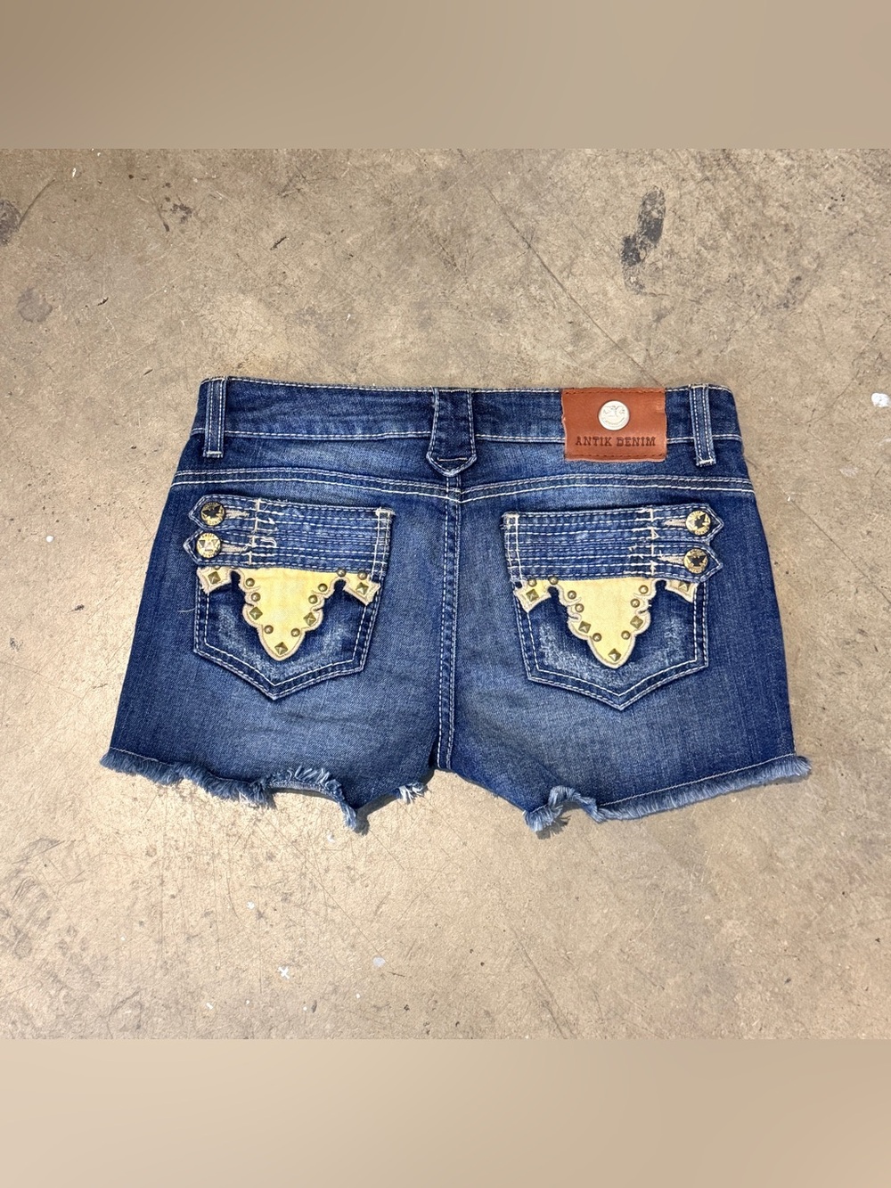 Antik denim shorts